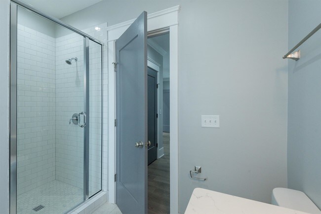 Building Photo - 4 Sanctuary Ct