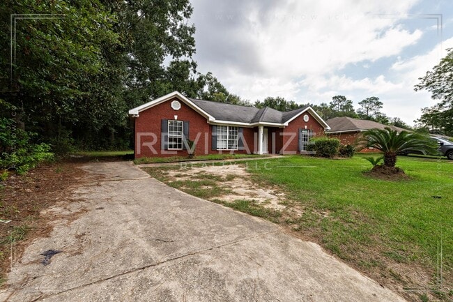 Building Photo - Newly Renovated Brick Home!