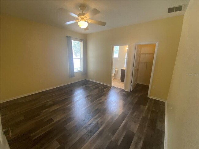 Building Photo - 302 Bluff Pass Dr