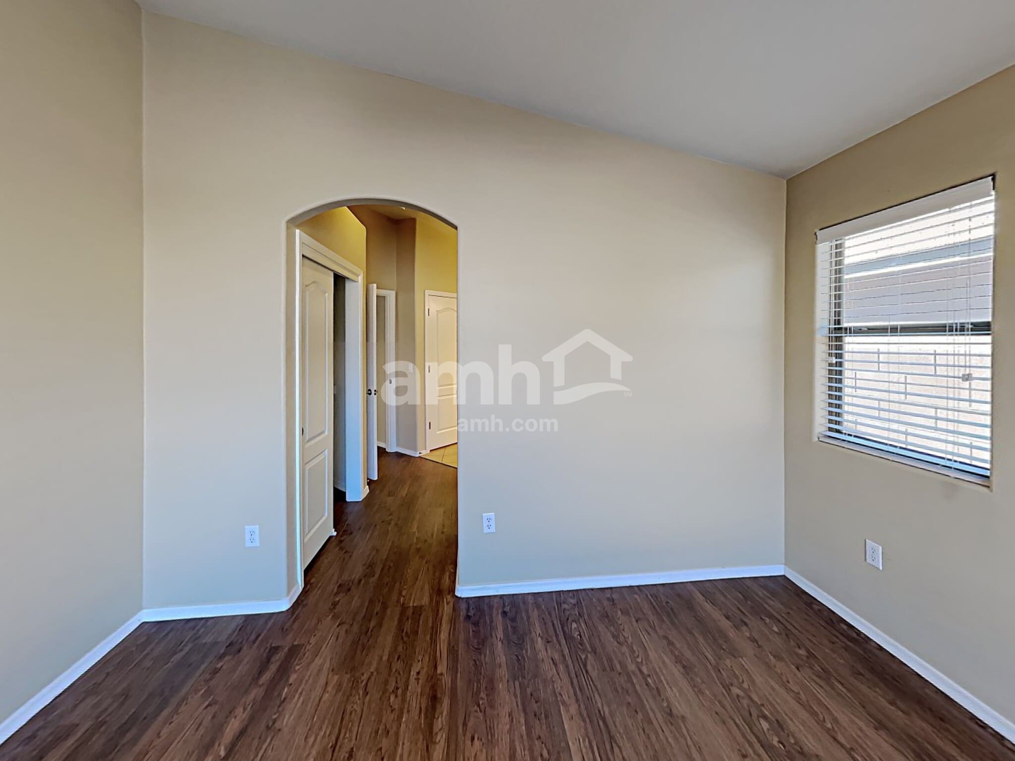 Building Photo - 4013 E Shadow Branch Dr