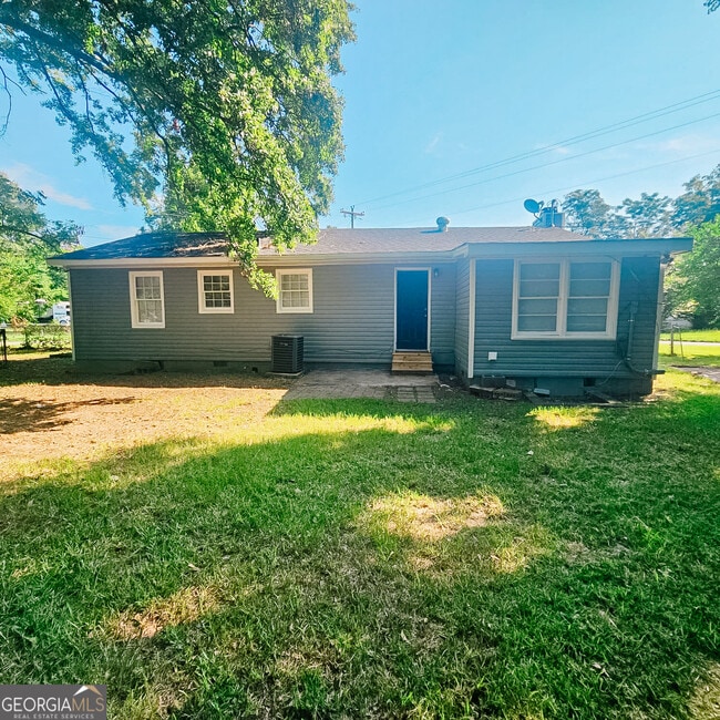 Building Photo - 203 Briardale Ave