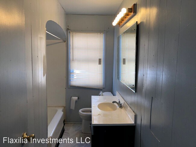 Building Photo - 2 br, 1.5 bath House - 4352 Ingleside