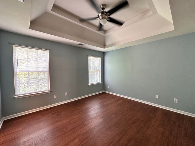 Building Photo - Exclusively Offered By Muse Realty Rentals...