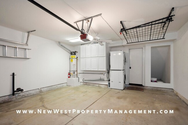 Building Photo - Exquisite North Park/University Heights Townhome, Small Pet Ok!