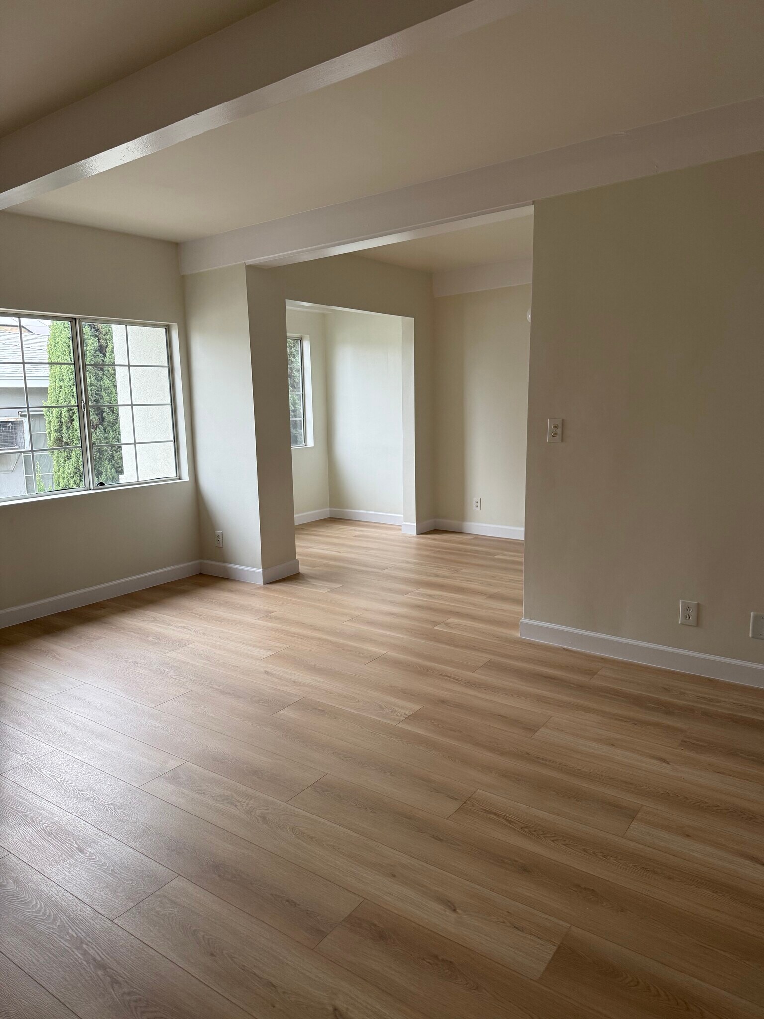 Building Photo - 1929 N Commonwealth Ave