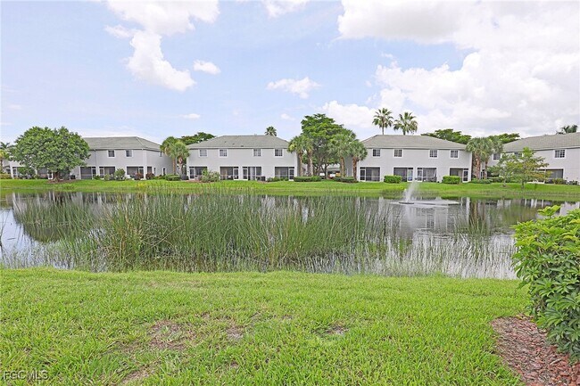 Building Photo - 10066 Poppy Hill Dr