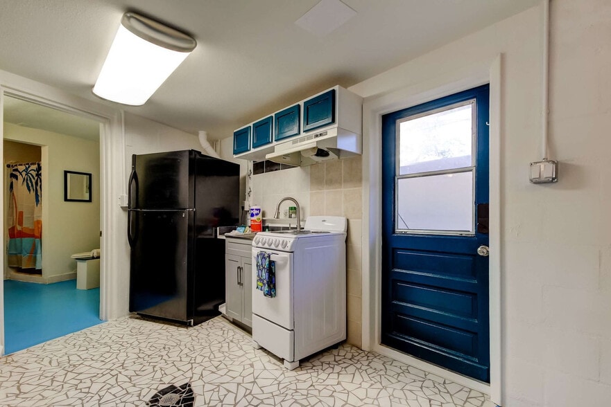 Building Photo - 311 16th Ave