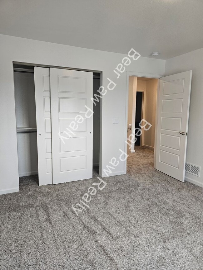 Building Photo - 901 Sonata Lane