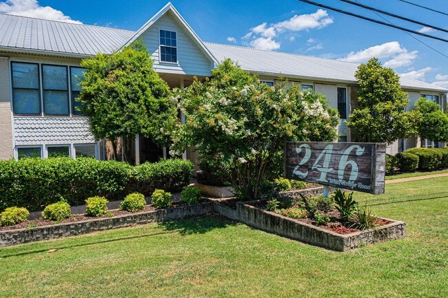 Building Photo - 246 White Bridge Pike