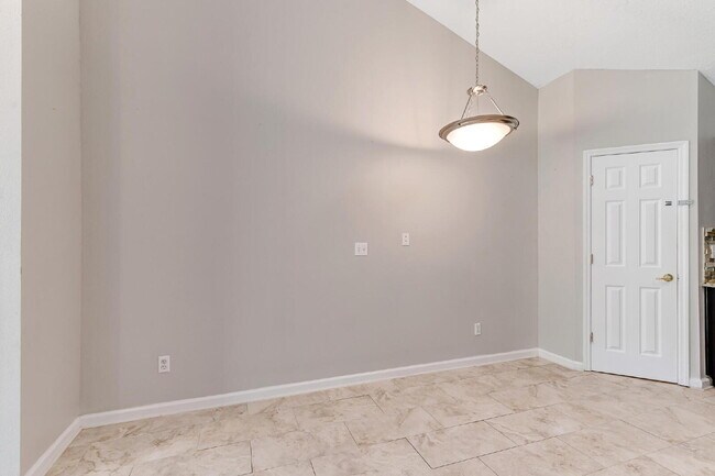 Building Photo - "Spacious 3-Bedroom Home with 2 Full Baths in the Heart of Palm Coast!"