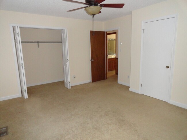 Building Photo - 4827 Legion Rd