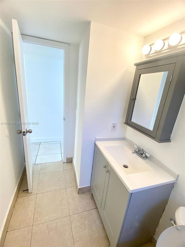 Building Photo - 850 SW 74th Terrace