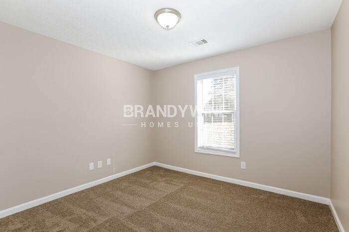 Building Photo - 255 Beranda Cir