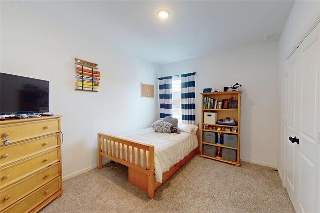 Building Photo - 1542 Park Path Dr