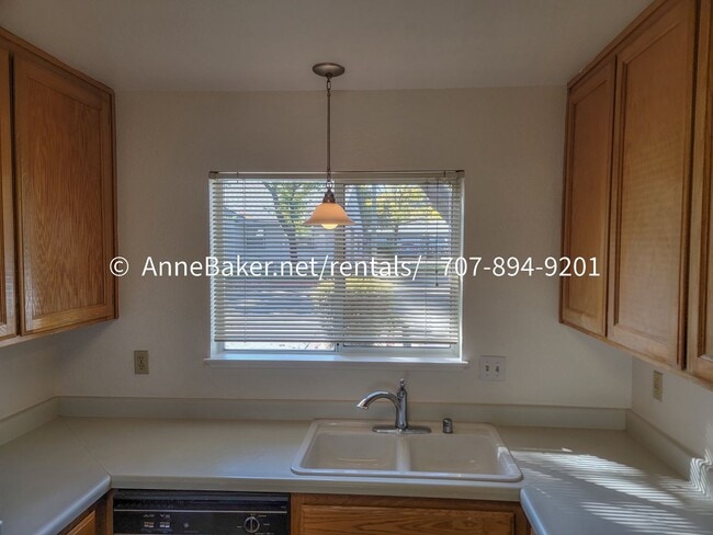 Building Photo - Cloverdale Meadow Condo Available Now