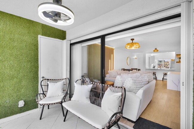 Building Photo - 12911 Briarlake Dr