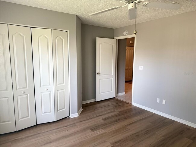 Building Photo - 2217 Brookfield Greens Cir