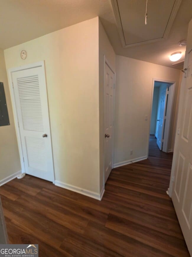Building Photo - 207 Granite Way