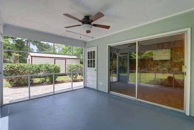 Building Photo - Daffin Park Area
