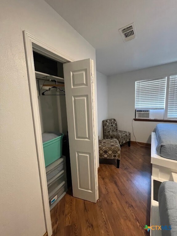 Primary Photo - 685 Eastview Dr