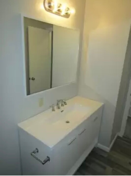 Building Photo - 617 Lena Ave