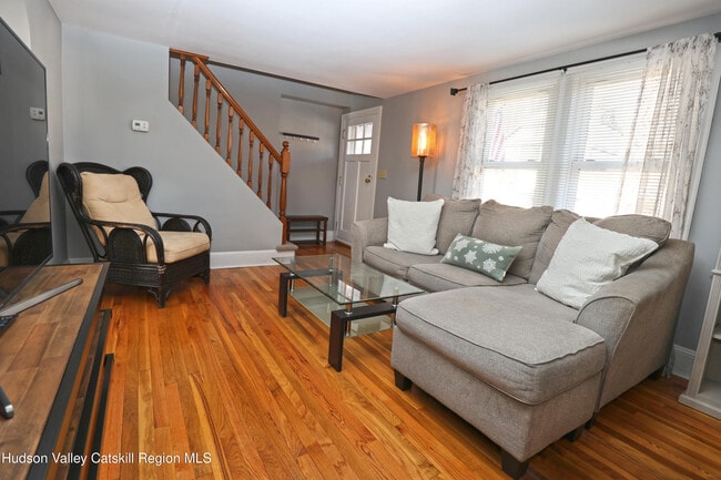 Building Photo - 208 Lucas Ave