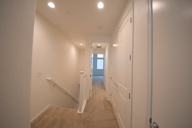 Building Photo - Dublin 3 stories 3 Beds, 3.5 Baths Townhouse in Boulevard community for rent