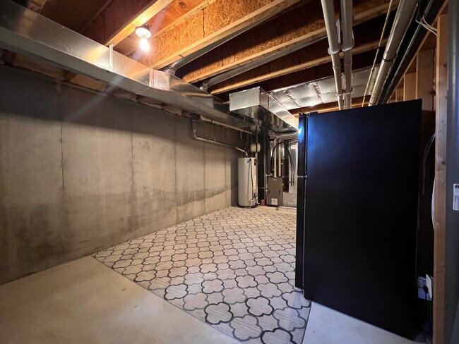 Building Photo - 4170 Bunker Hill Dr N