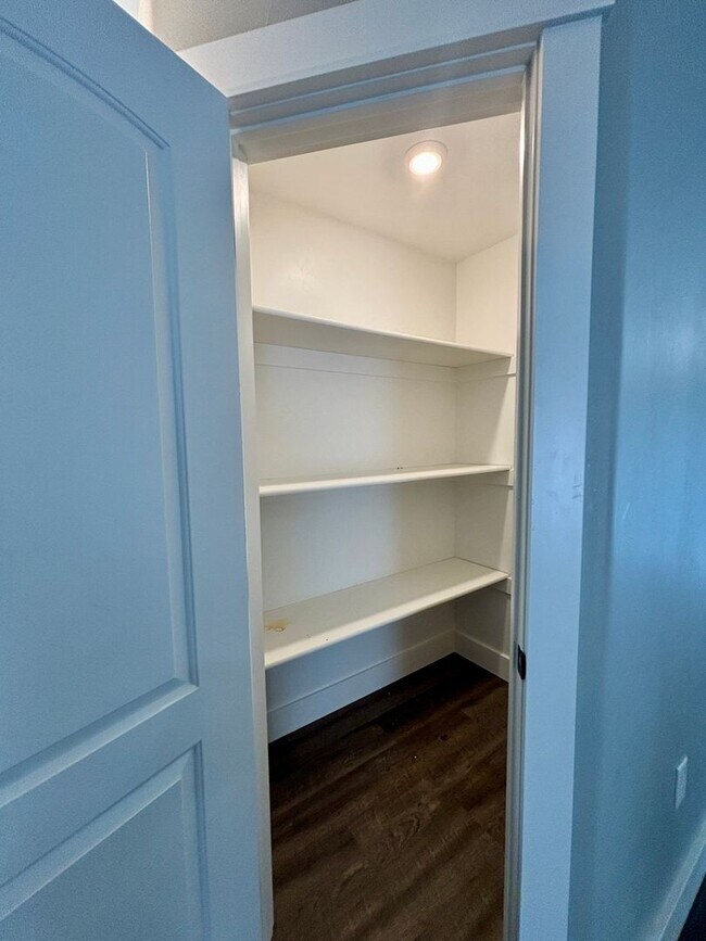 Building Photo - 7995 Avocet Dr