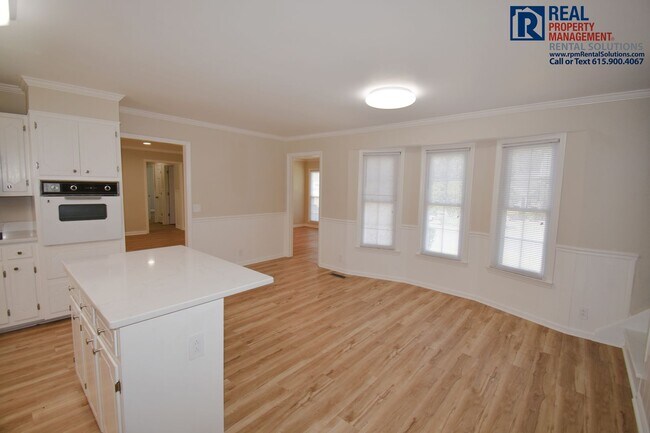 Building Photo - 2107 Londonderry Dr