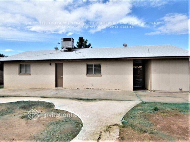 Building Photo - 6813 W Montebello Ave