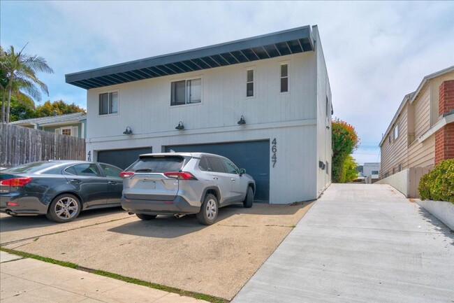 Primary Photo - 4645-4647 Saratoga Avenue