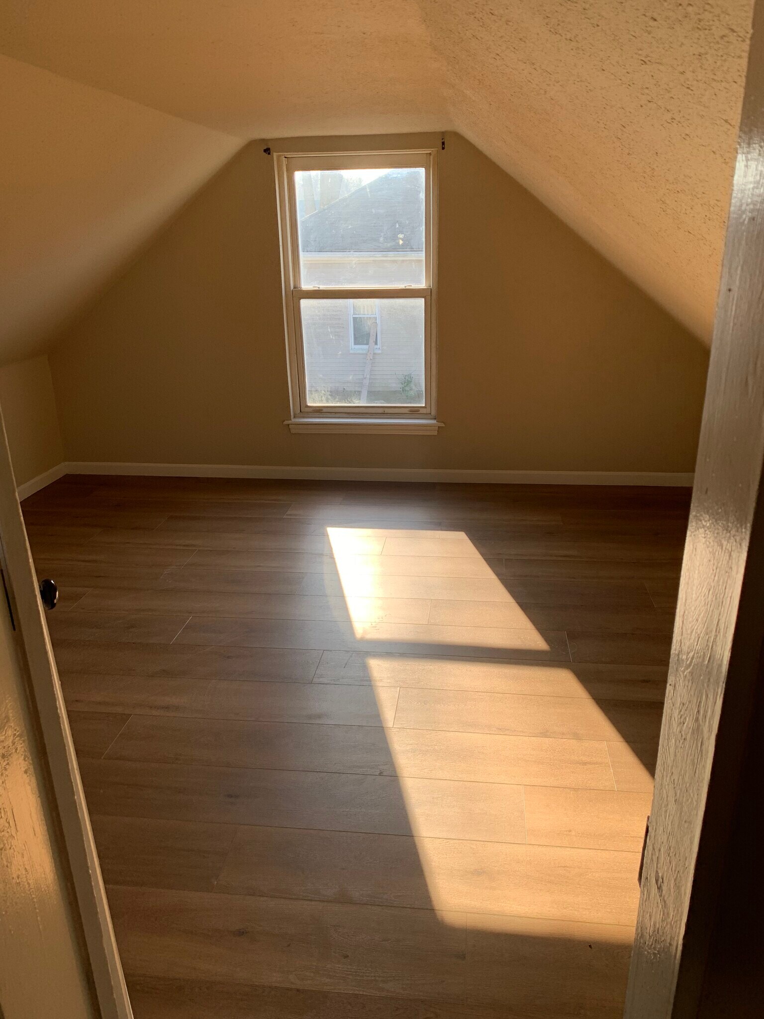 Building Photo - 111 Lincoln Ave