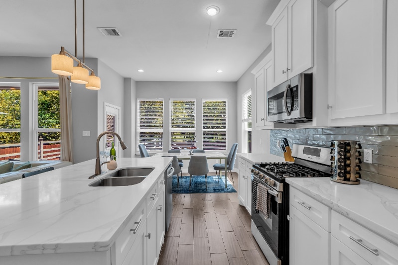 Building Photo - 10747 Dulcimer St