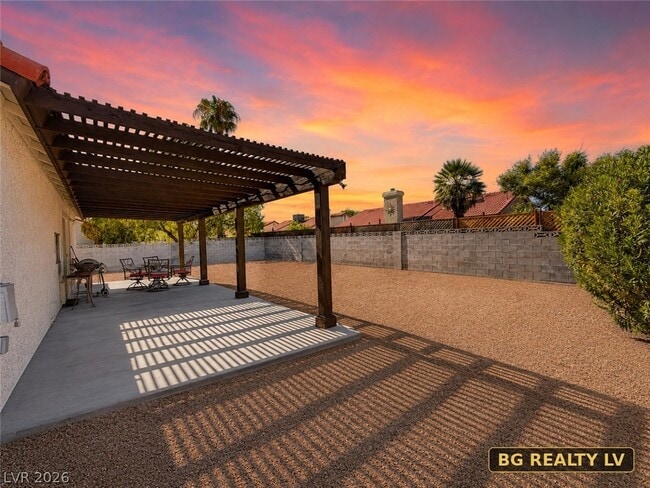Building Photo - 6600 Light Breeze Dr