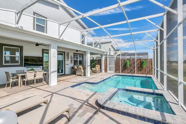 Building Photo - 9016 Sommerset Hills Dr