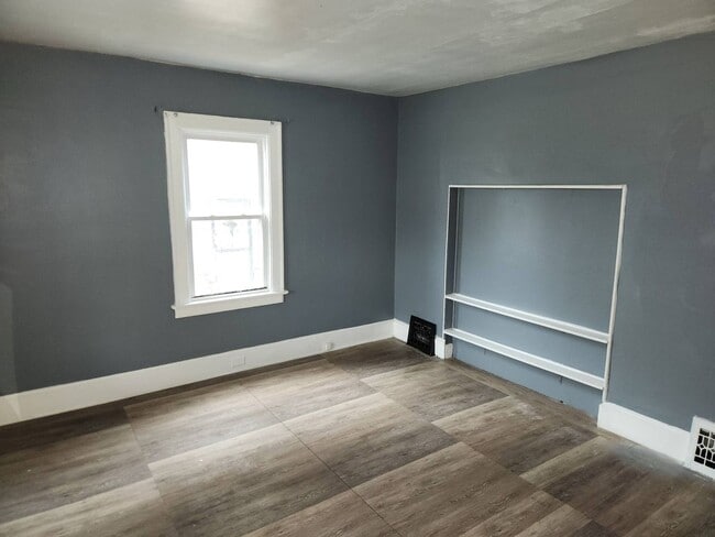 Building Photo - Charming 2-Bedroom Property in Prime Location