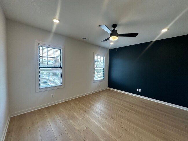 Building Photo - 1108 Windsor Sq