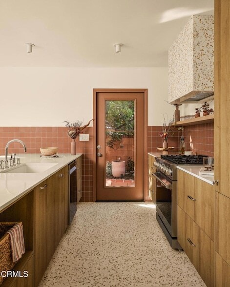 Building Photo - 6002 Springvale Dr