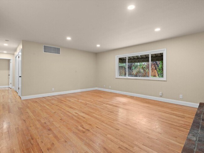 Building Photo - 2495 Holman Way