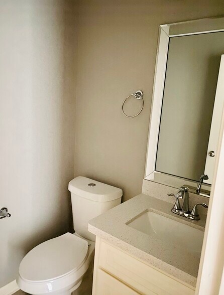 Building Photo - 3873 Tolosa St