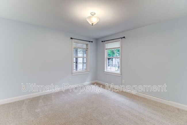 Building Photo - 2113 Jackson St