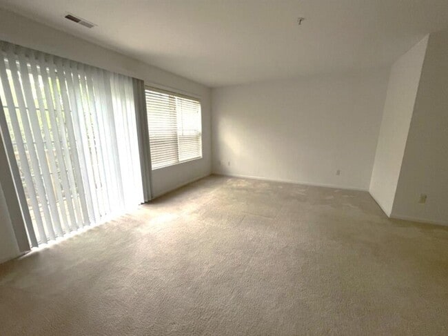 Building Photo - 2835 Barclay Way