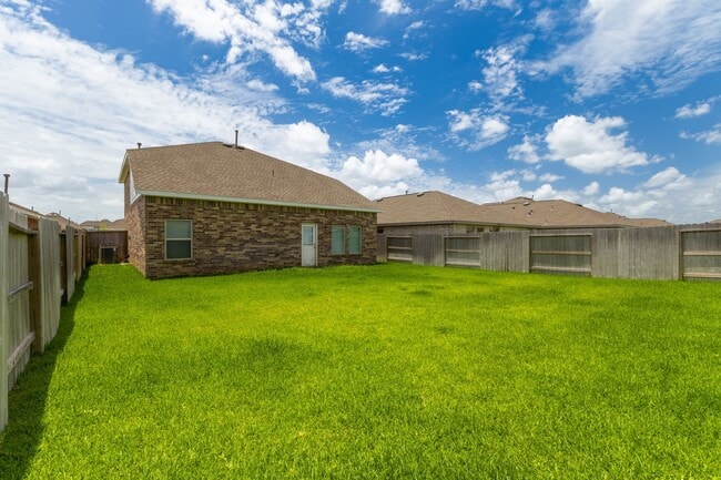Building Photo - 1519 Twilight Grn Dr