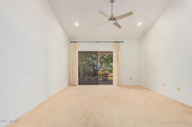 Building Photo - 816 E Forest Hills Dr