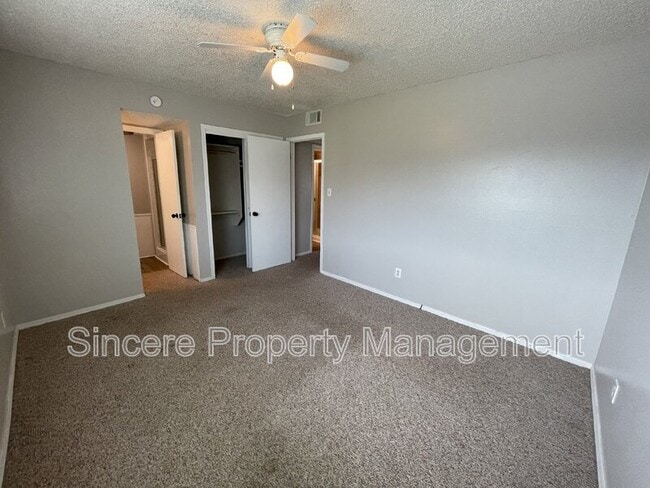 Building Photo - 202 Jason Dr