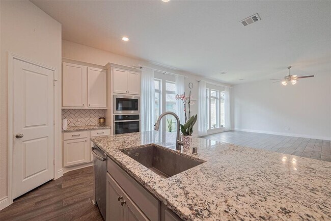 Building Photo - 6906 Montclair Colony Trl