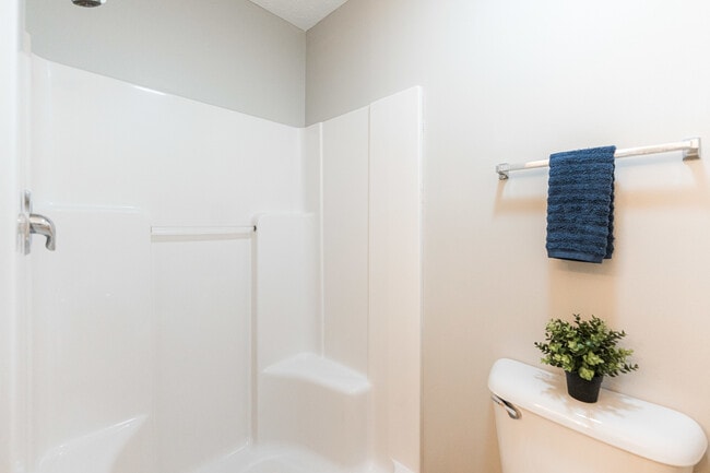 Building Photo - 639 Stonegate Dr