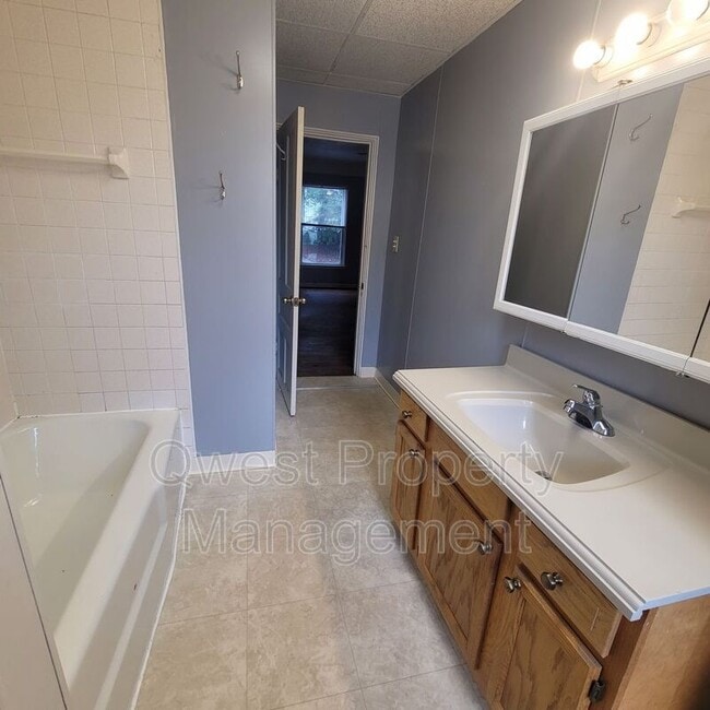 Building Photo - 714 4 Mile Rd NW