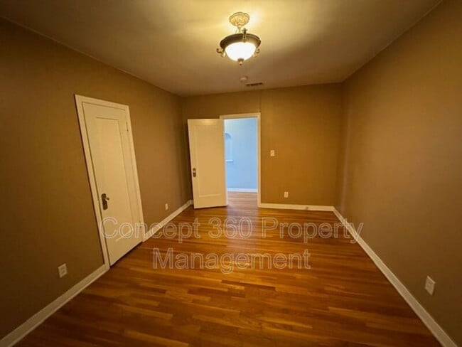 Building Photo - 2727 E De Soto St